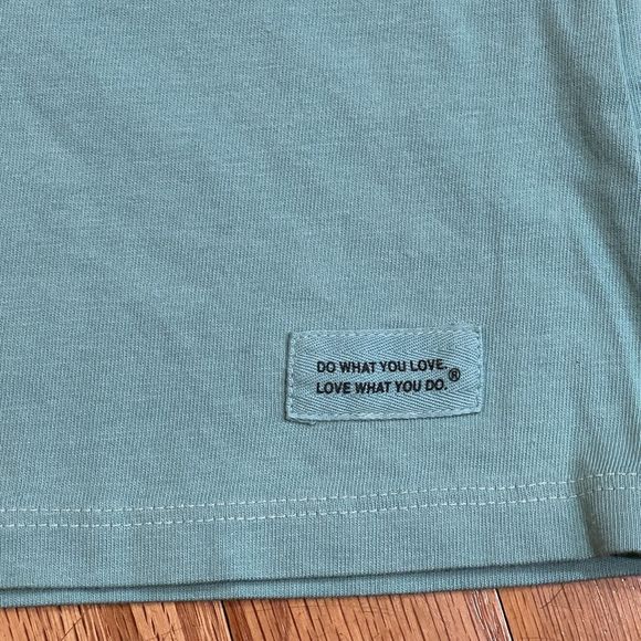 Life Is Good Crusher Tee Womens Long Sleeve Tee Size Small S Green V-Neck Shirt - Picture 5 of 10